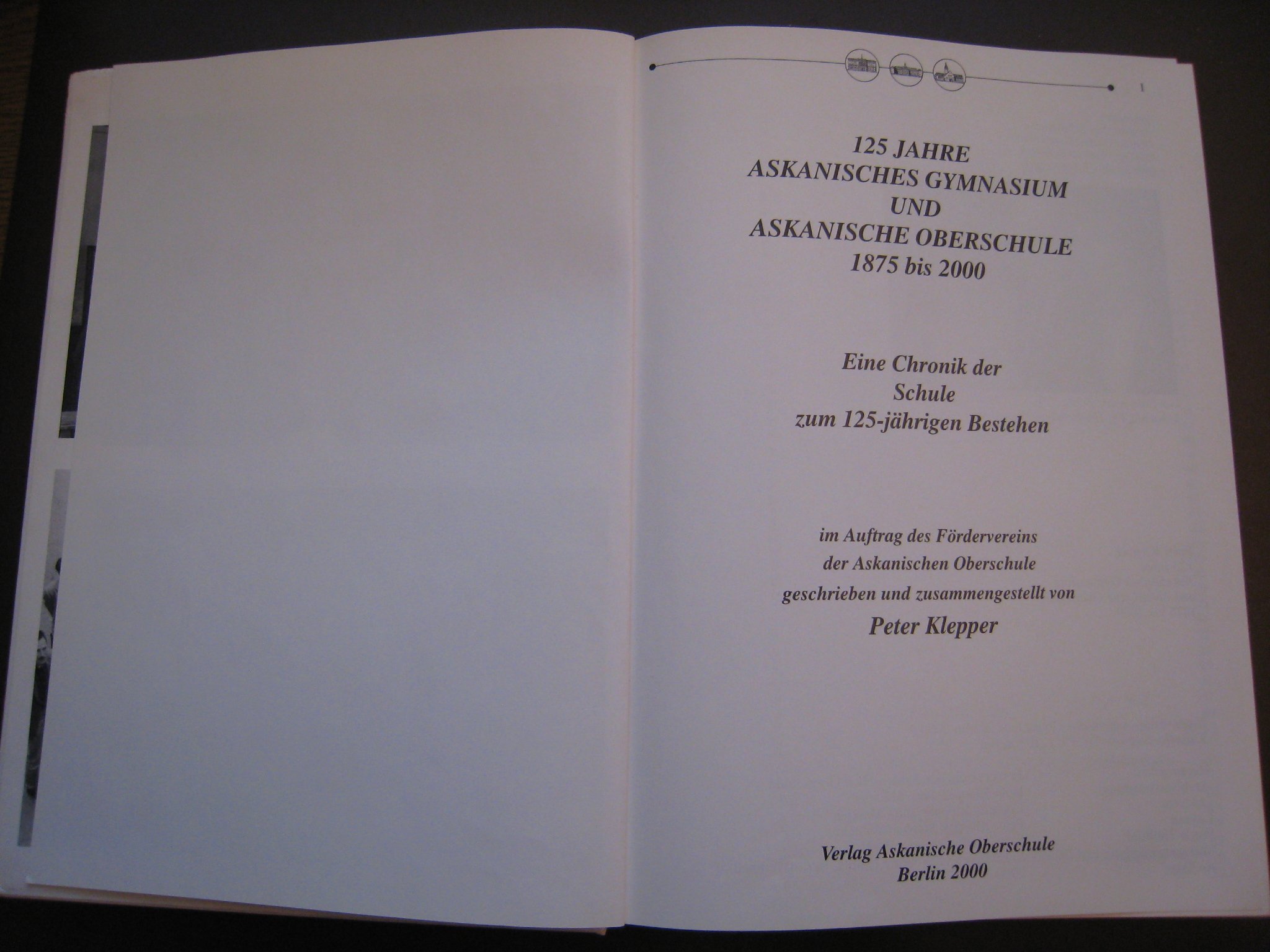 Titelseite Schulchronik 2000